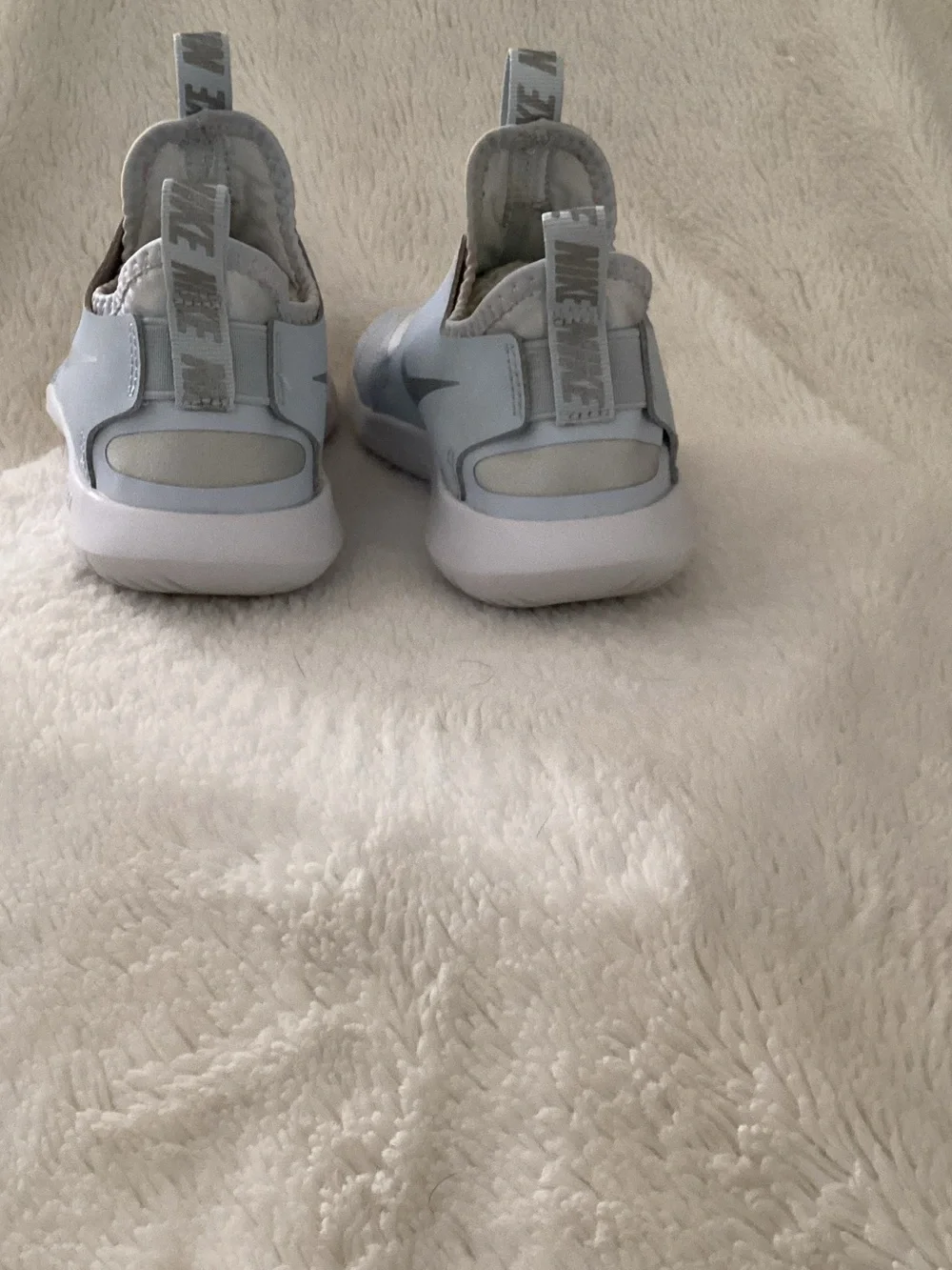 Nike Kids Flex Runner Slip-On Sneakers in Baby Blue & Light Gray Sz 3.5